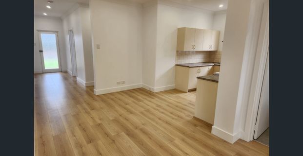 Conveniently located - Photo 1