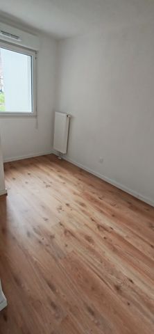 Location Appartement 3 pièces 62m² ROUBAIX 59100 - Photo 3
