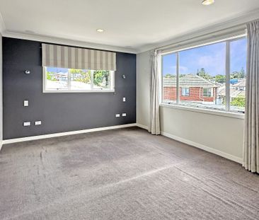 Spacious Home in Three Kings - Photo 5