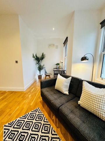 3 Bed Flat, Balham, SW12 - Photo 2