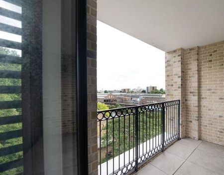 3 bedroom apartment to rent - Photo 2