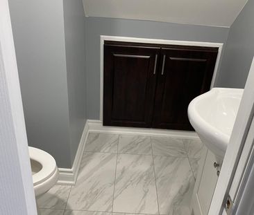 For Lease - 300 Miller Park Avenue, Bradford West Gwillimbury, Ontario - Photo 2