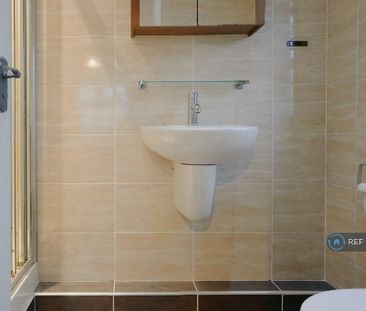 3 bedroom detached house to rent - Photo 2