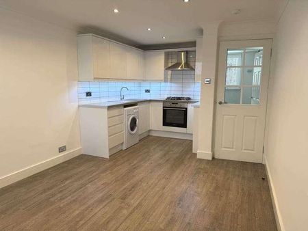 E Castleton Court, Castleton Drive, Newton Mearns, G77 - Photo 3