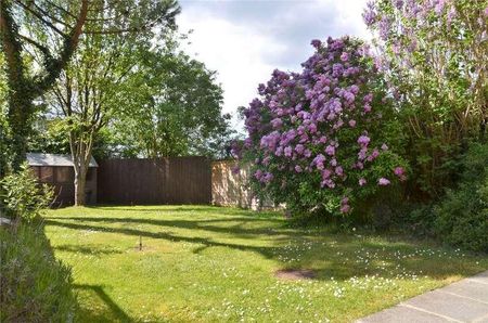 Chestnut Close, Theale, Reading, Berkshire, RG7 - Photo 5