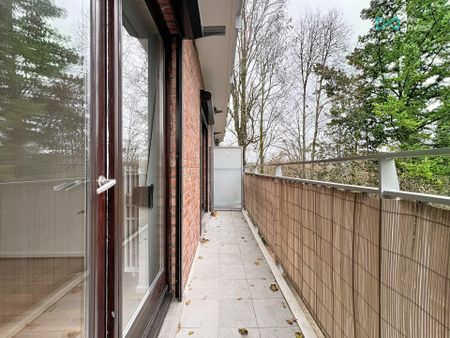 Appartement met twee slaapkamers in Uccle - Photo 2