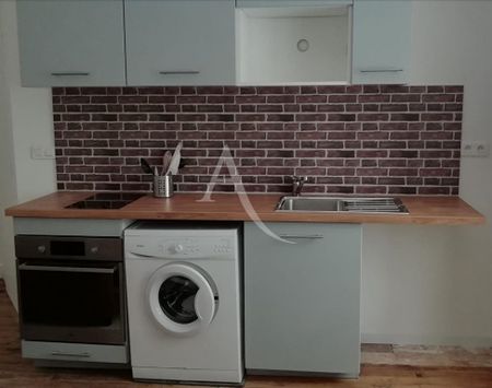 Location Appartement 2 pièces 33m² FONTENAY LE COMTE 85200 - Photo 4