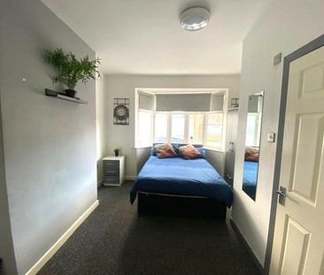 1 bedroom in a house share to rent - Photo 4