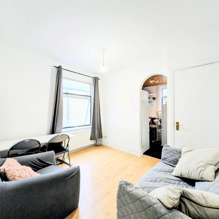 3 bedroom maisonette to rent - Photo 1