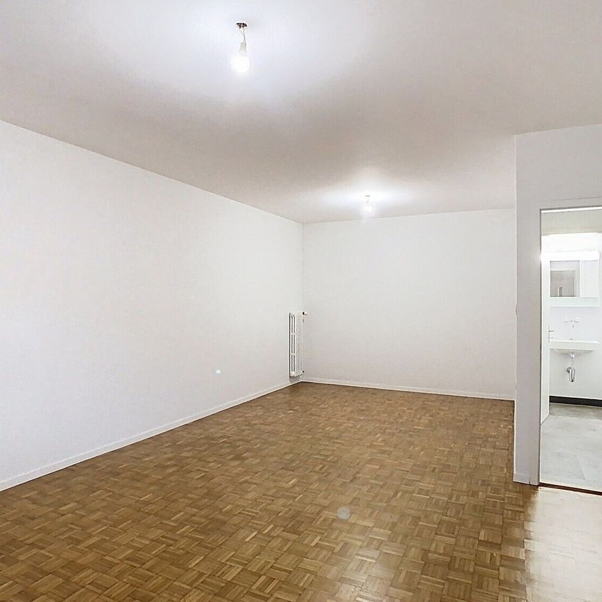 Charmant logement de 2½ pièces situé dans un quartier entouré de verdure - Photo 1