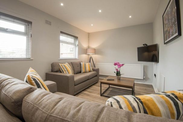 4 bedroom semi-detached house to rent - Photo 1