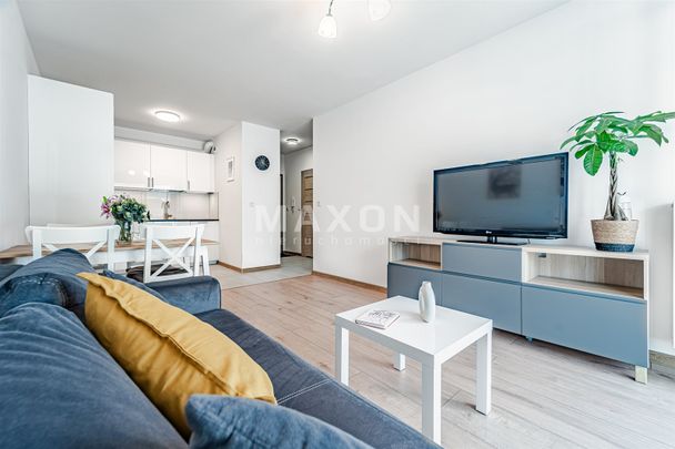 Piękne mieszkanie z balkonem, garażem i komórką - Photo 1