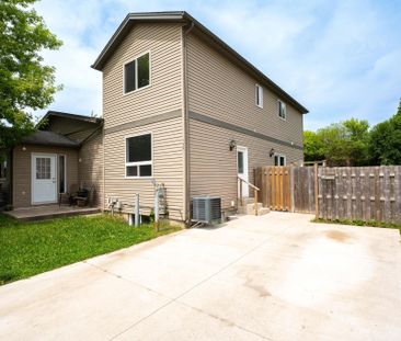 For Lease - 120 Jansen Avenue, Kitchener, Ontario - Photo 2