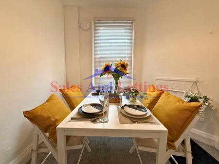3 bedroom maisonette to rent - Photo 5
