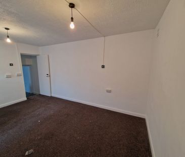Studio Flat, Granville Road, LU1 - Photo 3
