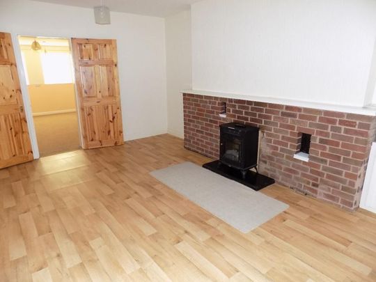 1 bedroom semi-detached house to rent - Photo 1