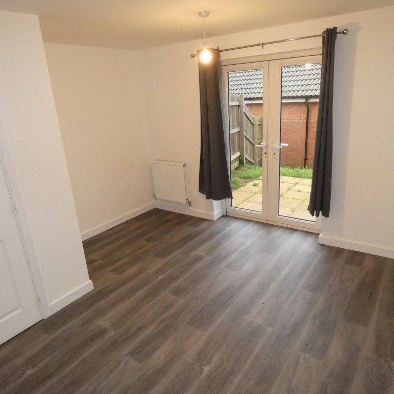 2 bed House - To Let - Photo 1