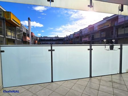 tolle 2 Zimmer - große Loggia - extra Küche - voll möbliert - zzgl. Heizung - Foto 2