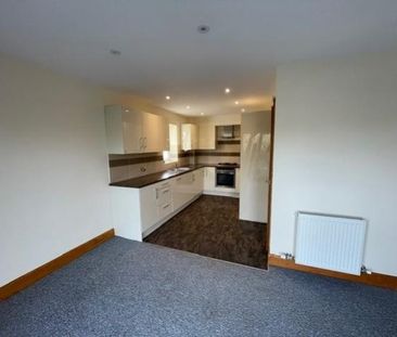4 bedroom semi-detached house to rent - Photo 2
