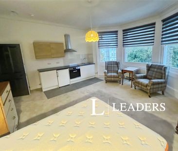 studio to rent The Drive, Hove, East Sussex, BN3 - Photo 1