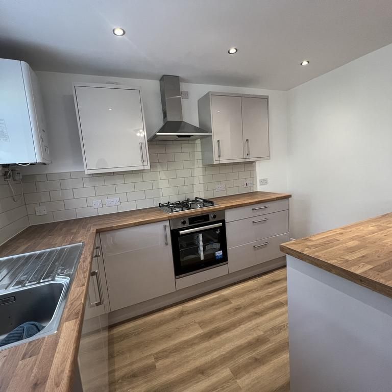 3 bedroom property to rent - Photo 1