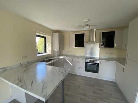 2 bedroom apartment to rent - Photo 4