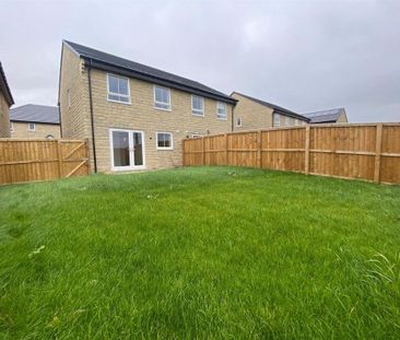 3 bedroom semi-detached house to rent - Photo 4