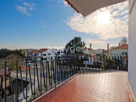 Luxury 3 room Detached House for rent in Cascais e Estoril, Portugal - Photo 1