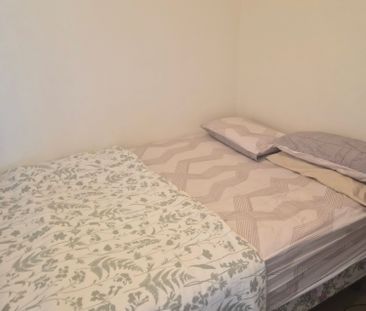 South Perth - Photo 2