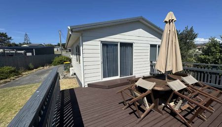 Waitarere Beach - 3 Bedroom - Photo 4