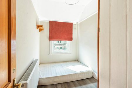 3 bedroom flat to rent - Photo 4