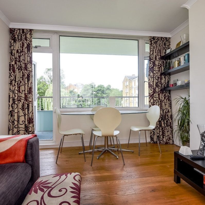 Flat to rent - Casterbridge Road, London, SE3 - Photo 1