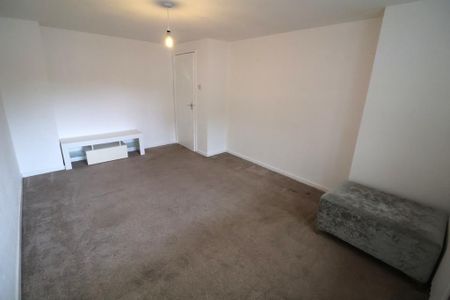 2 bedroom maisonette to rent - Photo 4