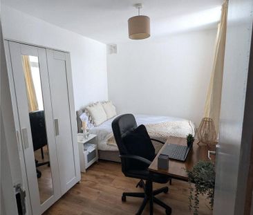 1 bedroom in a house share to rent - Photo 3