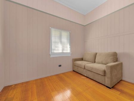 Private New Farm Home - Pet Friendly, A/C, Heaps of Storage - Photo 4