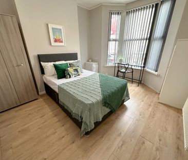 4 bedroom terraced house to rent - Photo 2