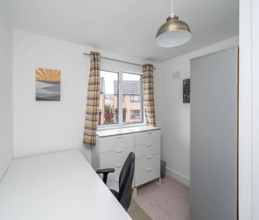 3 bedroom semi-detached house to rent - Photo 6