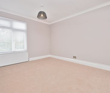 2 bedroom mid terraced house to rent, - Photo 2