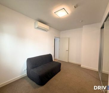 Architecturally Designed Luxury Living in the Heart of North Perth! - Photo 3