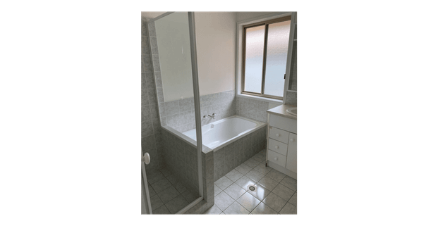 Beautiful Spacious Home Situated in Parkwood - Photo 1