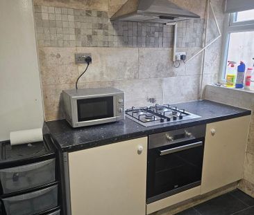 3 bedroom townhouse to rent - Photo 3