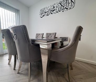 3 bedroom semi-detached house to rent - Photo 3