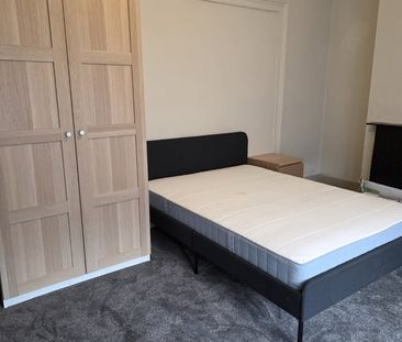 Room in a Shared House, Kingswood Road, IG3 - Photo 5