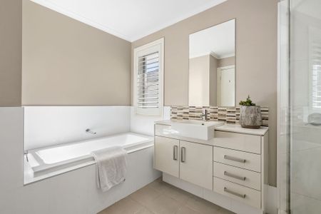 Contemporary, low maintenance home - Photo 5