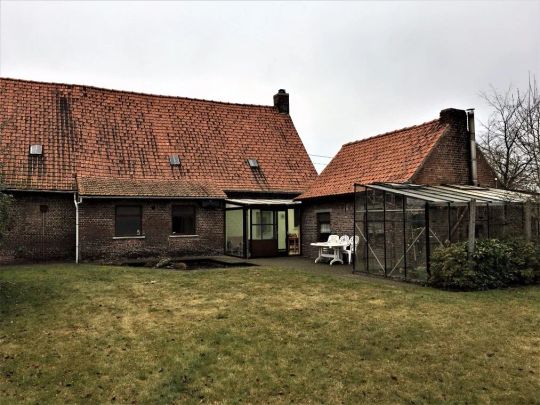 Rustig gelegen Hoeve-woning met magazijnen - Foto 1