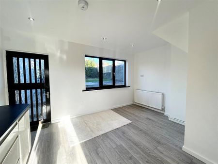 3 bedroom end of terrace house to rent - Photo 4