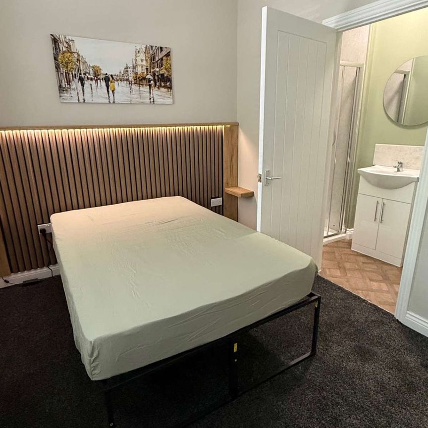 Church Street Church Street: Room 2 - Photo 1