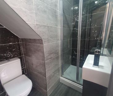 1 bedroom house of multiple occupation to rent - Photo 6