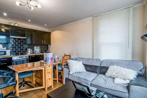 1 bedroom flat to rent - Photo 1