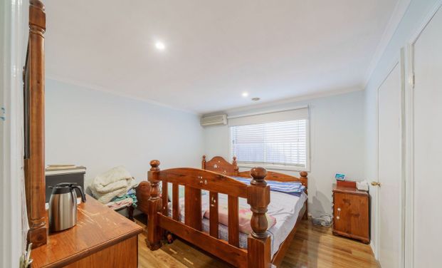3 BEDROOM HOME IN CRANBOURNE WEST! - Photo 1